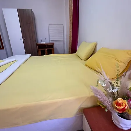 Apartment къща поморини *